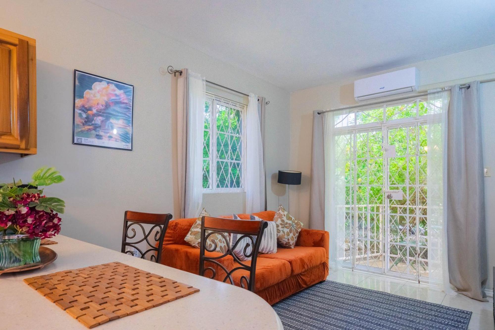 Musgrave Annex- Comfy 1 Bedroom Apartment On The Ground Floor Кингстон Экстерьер фото