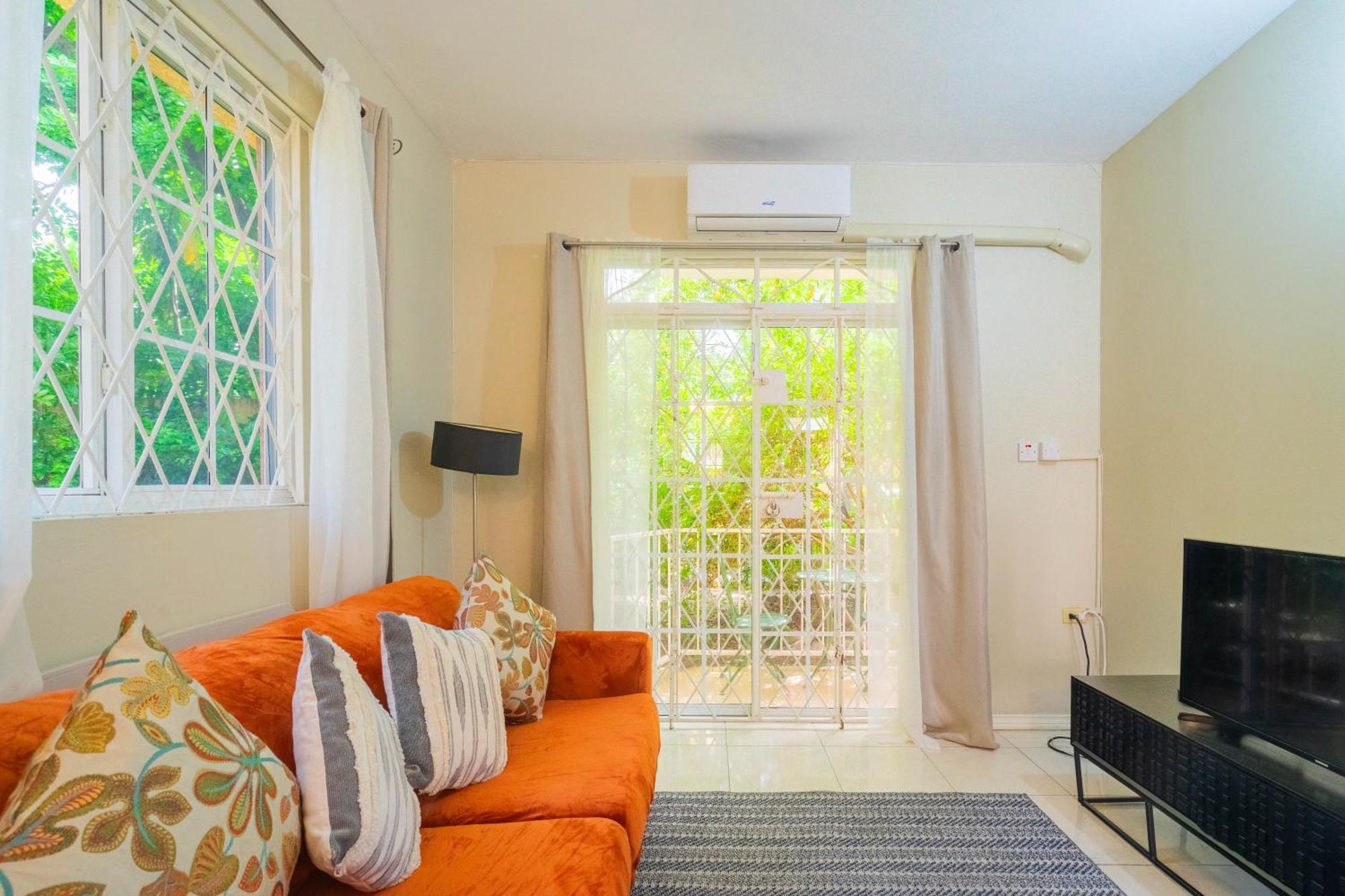 Musgrave Annex- Comfy 1 Bedroom Apartment On The Ground Floor Кингстон Экстерьер фото